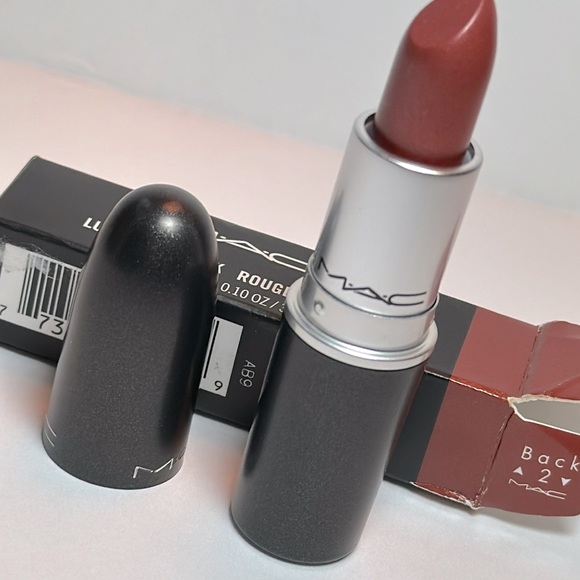 MAC Cosmetics Lustre Lipstick Good Form  531 NWOT - Picture 2 of 2